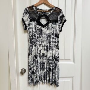 Hot Topic Alice in Wonderland Black and White Lace Neck Dress. Size XL